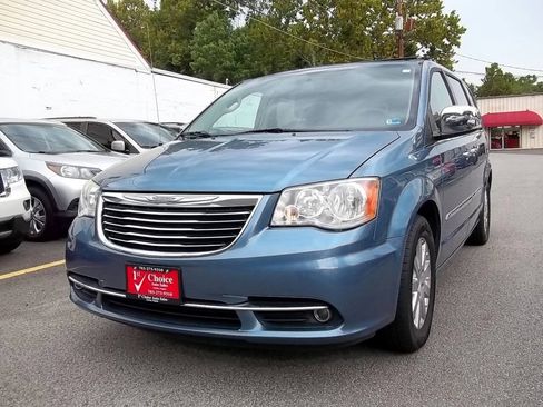 Used 2012 Chrysler Town & Country Touring-L w/ Entertainment Group #2 FWD image 1