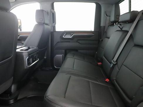 Used 2025 GMC Sierra 2500 Denali image 30