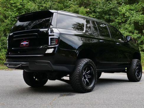 Used 2024 GMC Yukon XL SLT w/ SLT Luxury Package image 25