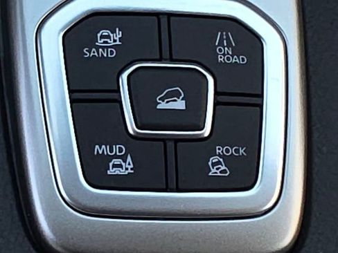 New 2026 Nissan Frontier SV w/ Tow Package image 9