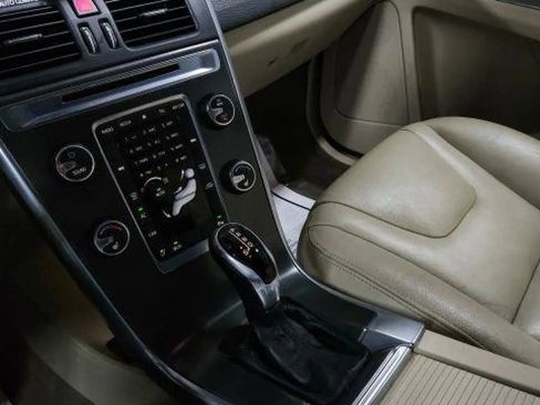 Used 2015 Volvo XC60 T6 Premier Plus image 42