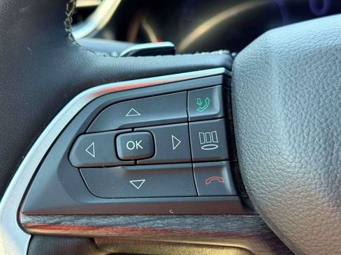 Used 2025 Jeep Grand Cherokee L Limited w/ Black Appearance Package AWD/4WD image 25