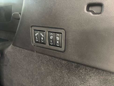 Used 2024 Cadillac XT6 Premium Luxury w/ Technology Package image 16