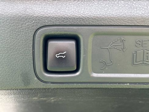 Used 2024 Ford Expedition Limited RWD image 54