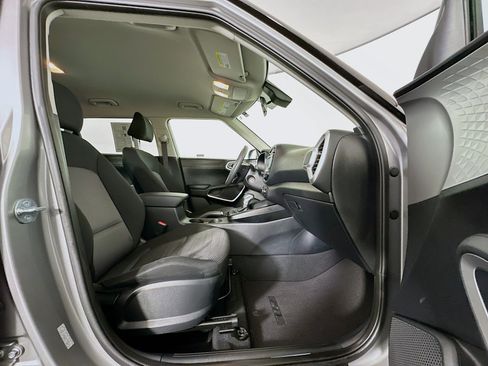Used 2025 Kia Soul LX w/ LX Technology Package image 30