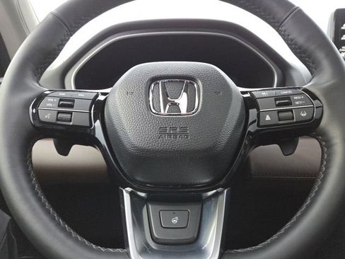 Used 2025 Honda Pilot Elite image 37