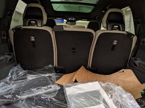 New 2026 Volvo XC90 B6 Plus w/ Protection Package Premier image 27