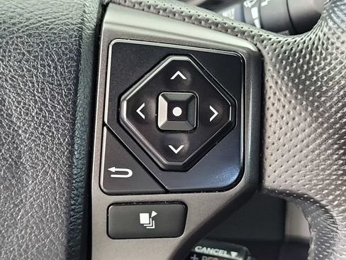 Used 2016 Toyota Tacoma TRD Sport RWD image 25