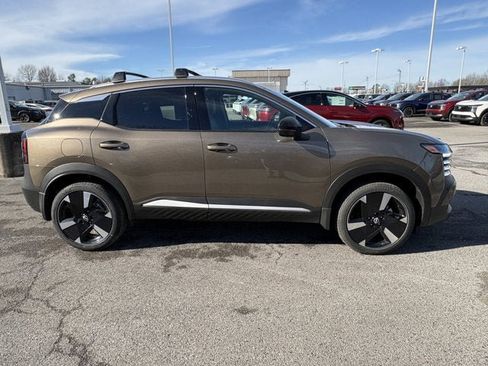 New 2026 Nissan Kicks SR w/ Cold Weather Package AWD/4WD image 4