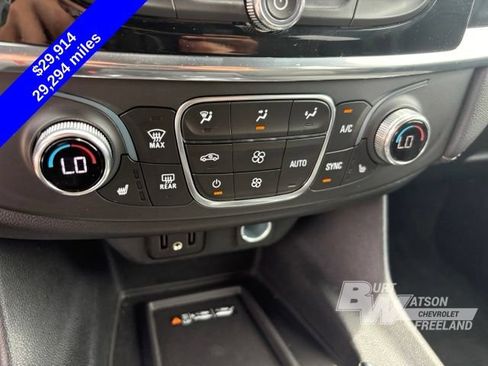 Used 2023 Chevrolet Traverse LT FWD image 20
