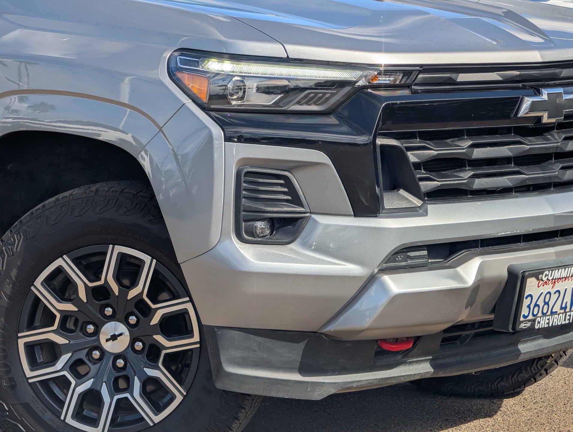 Used 2023 Chevrolet Colorado Z71 AWD/4WD image 3