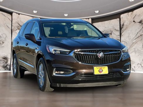 Used 2018 Buick Enclave Premium w/ Trailering Package image 3
