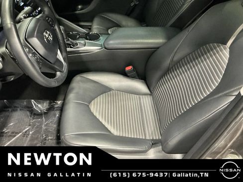 Used 2018 Toyota Camry SE w/ Audio Package FWD image 6