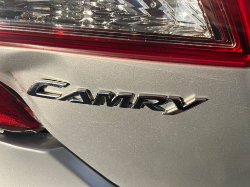 Used 2012 Toyota Camry XLE image 5