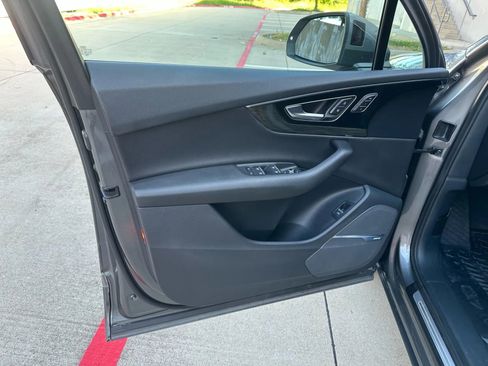 Used 2017 Audi Q7 3.0T Prestige image 15