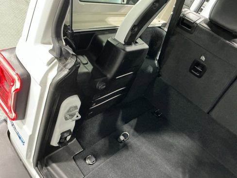 Used 2022 Jeep Wrangler Unlimited Sahara w/ Cold Weather Group image 33