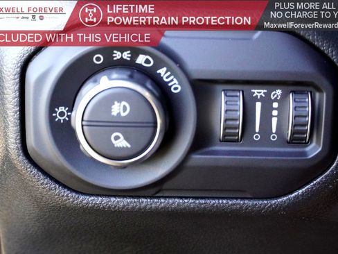 Used 2022 Jeep Gladiator Overland image 22