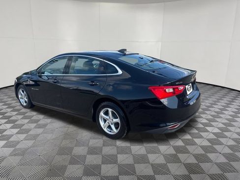 Used 2017 Chevrolet Malibu LS FWD image 3