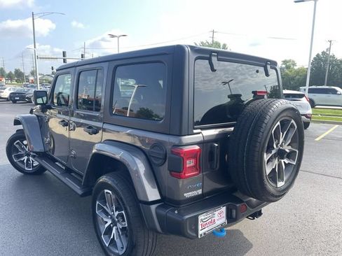 Used 2024 Jeep Wrangler Unlimited w/ Convenience Group AWD/4WD image 31