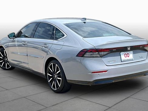 Used 2024 Honda Accord Touring image 11