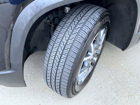 Used 2023 GMC Acadia SLT image 26