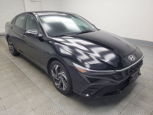 Used 2025 Hyundai Elantra Sport FWD image 13