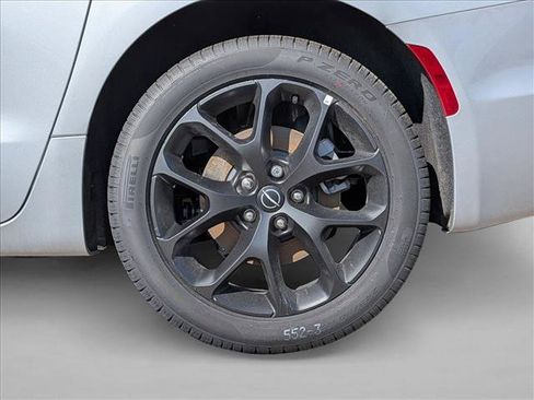 New 2026 Chrysler Pacifica Select w/ S Appearance Package AWD/4WD image 10