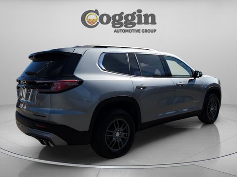 Used 2025 GMC Acadia Elevation image 9