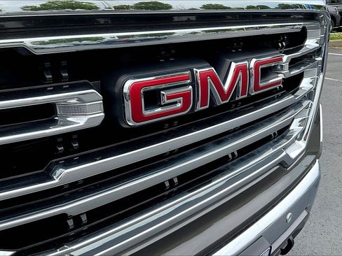 Used 2019 GMC Sierra 1500 SLT w/ SLT Premium Plus Package AWD/4WD image 34