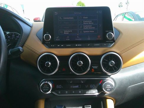 Used 2020 Nissan Sentra SV w/ SV Premium Package image 30