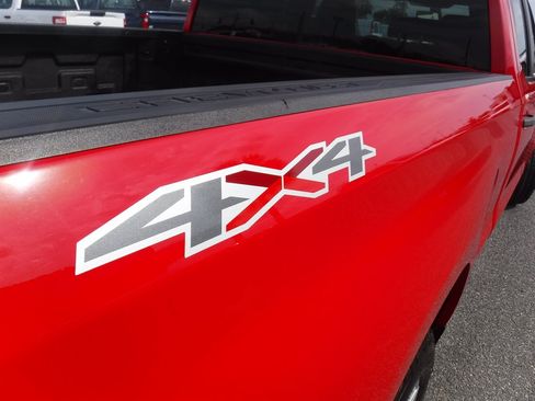 Used 2020 Chevrolet Silverado 1500 Custom w/ Custom Convenience Package AWD/4WD image 16
