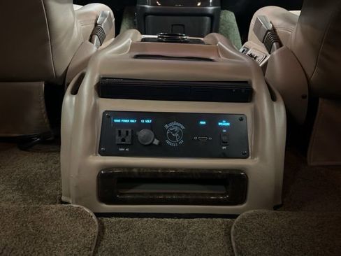 Used 2019 Chevrolet Express 2500 w/ Enhanced Convenience Package image 28