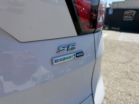 Used 2017 Ford Escape SE AWD/4WD image 39