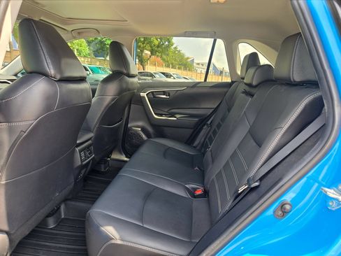 Used 2021 Toyota RAV4 XLE Premium FWD image 13