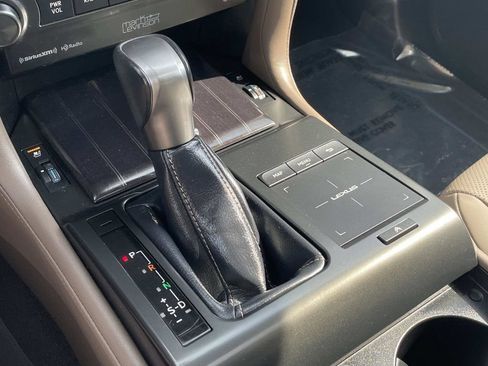 Used 2023 Lexus GX 460 Premium w/ Accessory Package AWD/4WD image 42