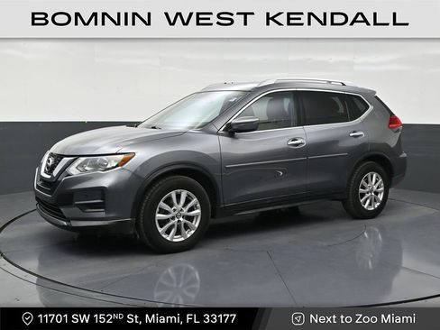 Used 2017 Nissan Rogue SV FWD image 1