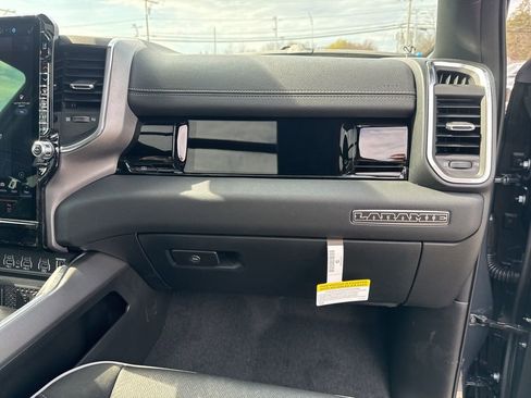 New 2026 RAM 1500 Laramie AWD/4WD image 31