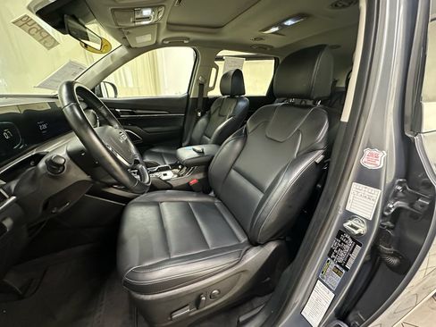 Used 2025 Kia Telluride S FWD image 25