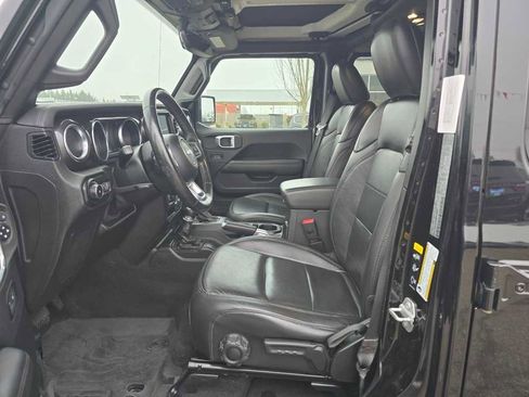 Used 2021 Jeep Wrangler Unlimited Sahara image 9