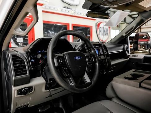 Used 2022 Ford F250 XL w/ Power Equipment Group AWD/4WD image 5