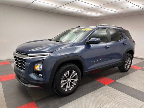 Used 2025 Chevrolet Equinox LT w/ Convenience Package II image 3