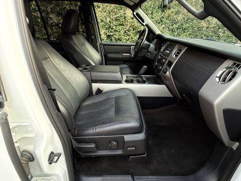 Used 2017 Ford Expedition XLT w/ Equipment Group 201A image 23