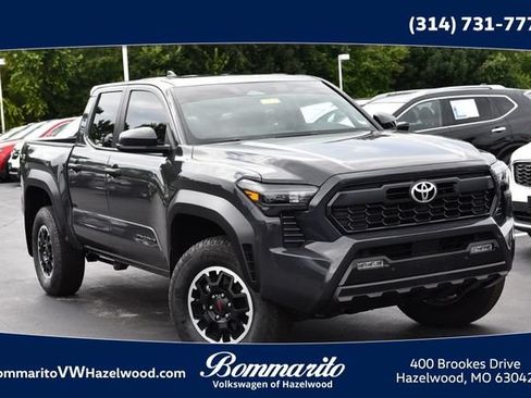 Used 2025 Toyota Tacoma TRD Off-Road w/ TRD Off Road Upgrade Package AWD/4WD image 1