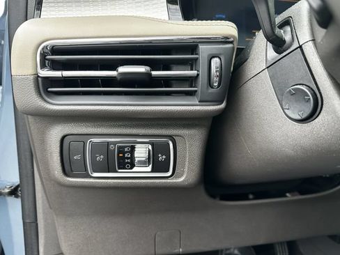 Certified 2023 Lincoln Corsair AWD w/ Equipment Group 101A image 31