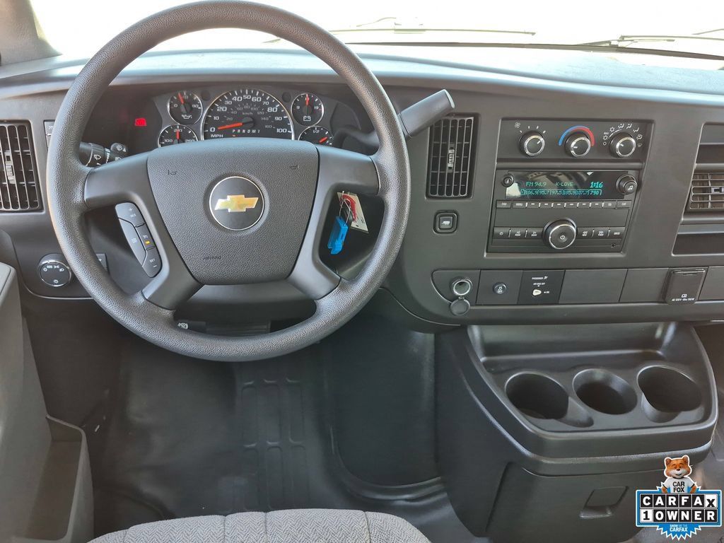 Used 2015 Chevrolet Express 2500 RWD image 10