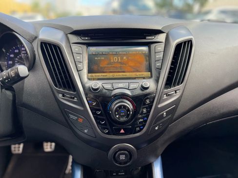 Used 2013 Hyundai Veloster Turbo image 20