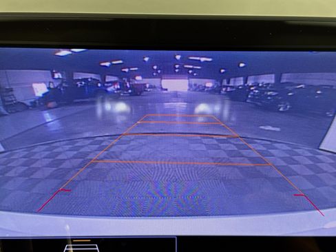 Used 2021 Chevrolet Malibu LT image 18