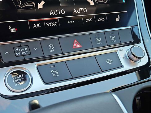 Certified 2025 Audi Q7 Premium w/ Convenience Plus Package image 19