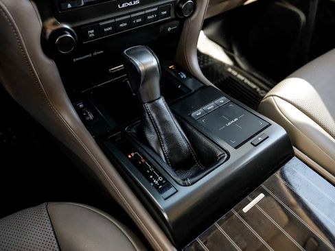 Used 2022 Lexus GX 460 Premium w/ Premium Package image 24