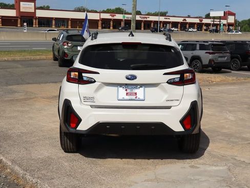 Used 2024 Subaru Crosstrek 2.0i Premium w/ Crosstrek Mirror Package AWD/4WD image 7